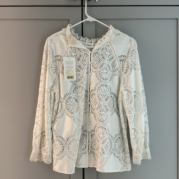 Elegant White Lace Women's Top - Picture 2 of 4